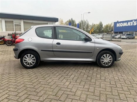 Peugeot 206 - 1.4 XR - 1