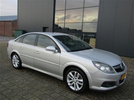 Opel Vectra GTS - 1.9 CDTi Executive Navi - Climate - 1