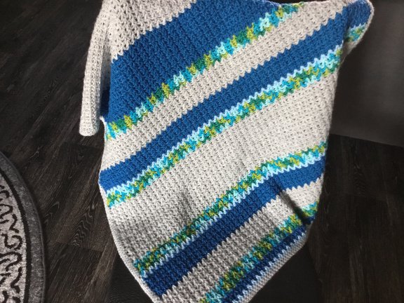 Warme hand gehaakte babydeken - nr. 1