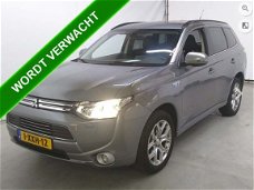 Mitsubishi Outlander - 2.0 PHEV * 17.990, - INCL.* Executive Ed. AUTOMAAT NAVI / AIRCO-ECC / HALF-LE