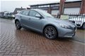 Volvo V40 - 2.0 D2 MOMENTUM ZEER LUXE 1E EIG NAVI 1/2 LEDER STOEL+VORRUITVERW. CLIMA CRUISE BLUETOOT - 1 - Thumbnail