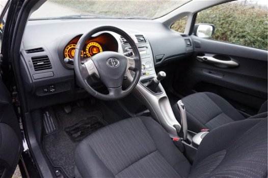 Toyota Auris - 1.6-16V SOL 3DRS NL AUTO ECC CLIMAAT AIRCO CRUISECONTROL RADIO CD MISTLAMPEN ELECTR.R - 1