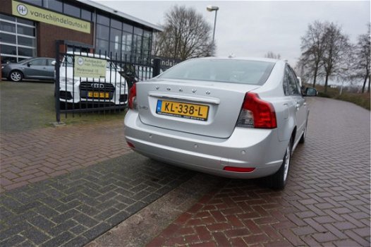 Volvo S40 - 1.6 D2 S/S Business Pro Edition NWE STAAT NAVI LEDER CRUISE CLIMA BLUETOOTH PARKEERSENSO - 1