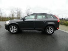 Volvo XC60 - 2.0 D4 Momentum AUTOMAAT LEER NAVI XENON PDC