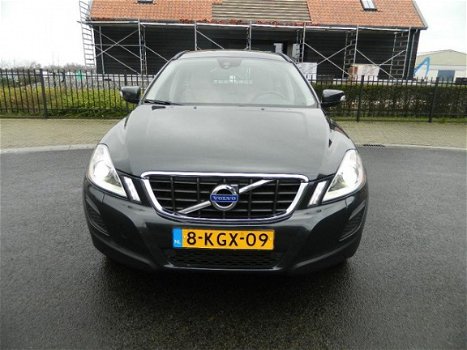 Volvo XC60 - 2.0 D4 Momentum AUTOMAAT LEER NAVI XENON PDC - 1