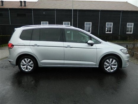 Volkswagen Touran - 1.6 TDI SCR Highline 7p AUTOMAAT 7-PERSOONS - 1