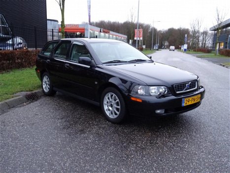 Volvo V40 - 1.8 Europa | Cruise | Leder | Airco | PDC | - 1