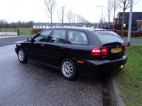 Volvo V40 - 1.8 Europa | Cruise | Leder | Airco | PDC | - 1