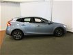 Volvo V40 - 2.0 D2 Nordic + (NAVI/PDC/TREKHAAK/STOELVERW) - 1 - Thumbnail