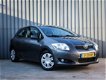 Toyota Auris - 1.4-16V, Sol, Airco, 1 Ste Eigenaar, Dealer Onderh., Trekhaak, NL-Auto - 1 - Thumbnail