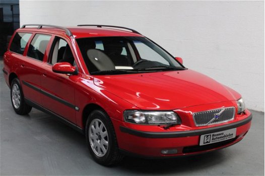 Volvo V70 - 2.4 Aut 82.000km Lage bijtelling specialist garantie - 1