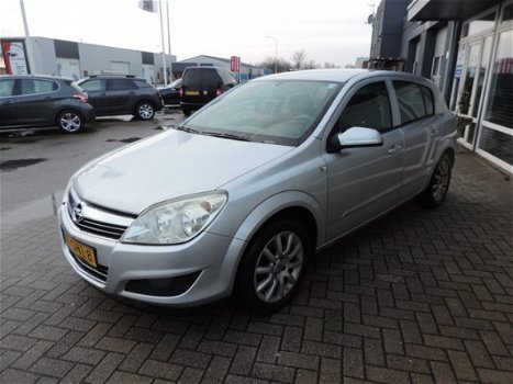 Opel Astra - 1.6 Business 50 procent deal 1.875, - ACTIE Cruise / Airco / 5-Deurs - 1