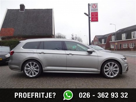 Volkswagen Passat Variant - TDi 120pk Aut R-Line Panoramadak - 1