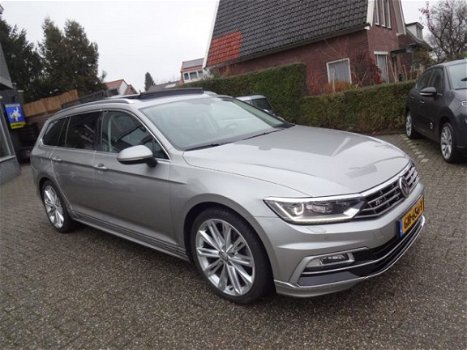 Volkswagen Passat Variant - TDi 120pk Aut R-Line Panoramadak - 1