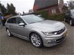 Volkswagen Passat Variant - TDi 120pk Aut R-Line Panoramadak - 1 - Thumbnail