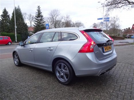 Volvo V60 - D6 AWD Plug-in Hybrid Summum Aut - 1