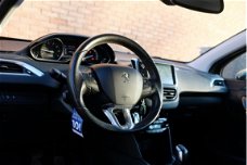 Peugeot 208 - 1.2 VTi 82pk Allure | Navi | Cruise | 16" velgen