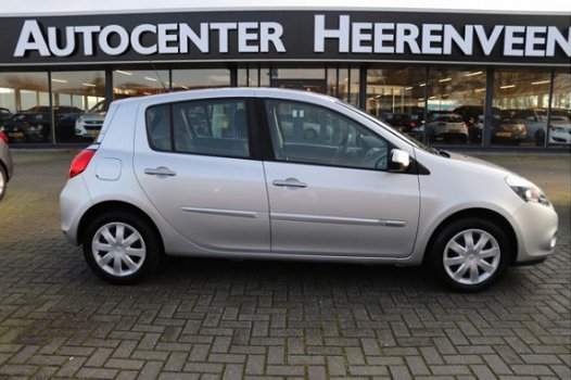 Renault Clio - 1.5 dCi Collection 50 procent deal 1.725, - ACTIE Trekhaak / Airco / Cruise / Parrot - 1