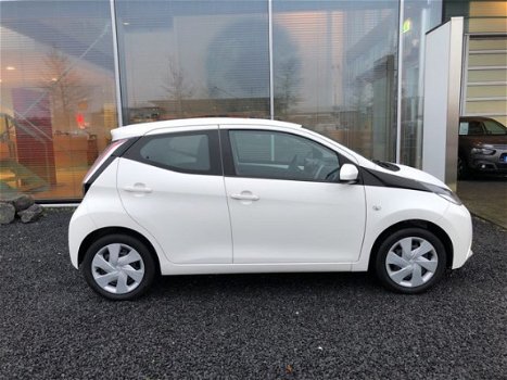 Toyota Aygo - 1.0 VVT-i x-play Bluetooth Camera - 1