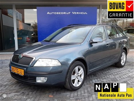 Skoda Octavia Combi - - 1.6 Ambiente Airco Cruise Nap Boekjes - 1