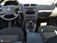 Skoda Octavia Combi - - 1.6 Ambiente Airco Cruise Nap Boekjes