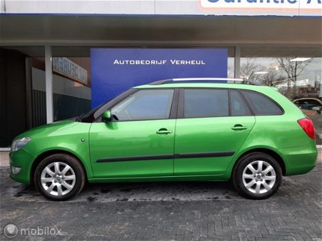 Skoda Fabia Combi - - 1.2 TSI Greentech Style Airco Leder Cruise Xenon Parkeersensor Dealerauto Nap - 1