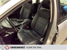 Mercedes-Benz B-klasse - 180 CDI Panoramadak-Leder-Navigatie-Trekhaak