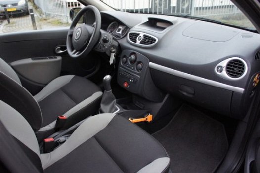 Renault Clio - 1.2 16v Auth 1eEIG PERFECTE STAAT - 1