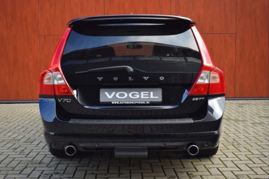 Volvo V70 - 2.5 FT R-Design-231PK-18 Inch-Afn.trekhaak - 1