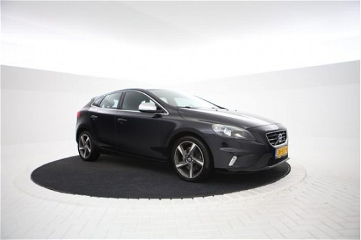 Volvo V40 - 2.0 D3 R-Design Navigatie, Cruise control, Parkeersensoren - 1