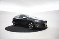 Volvo V40 - 2.0 D3 R-Design Navigatie, Cruise control, Parkeersensoren - 1 - Thumbnail