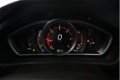 Volvo V40 - 2.0 D3 R-Design Navigatie, Cruise control, Parkeersensoren - 1 - Thumbnail