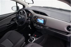 Toyota Yaris - 1.0 VVT-i Active Achteruitrijcamera+Airco=ZGAN