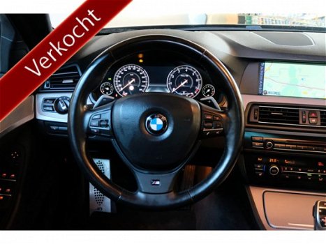 BMW 5-serie Touring - 520i High Executive / M-PAKKET / SCHUIF-KANTEL / LEDER / - 1