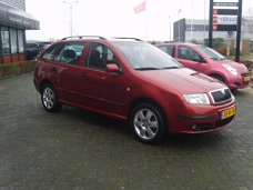 Skoda Fabia Combi - 1.4-16V Elegance airco cruis elk ramen centalde deur