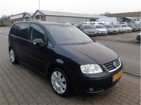 Volkswagen Touran - 1.6-16V FSI Highline 7 PERSOONS - 1