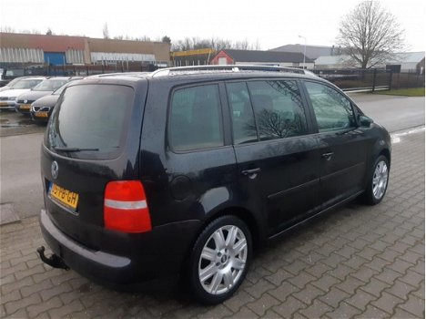 Volkswagen Touran - 1.6-16V FSI Highline 7 PERSOONS - 1