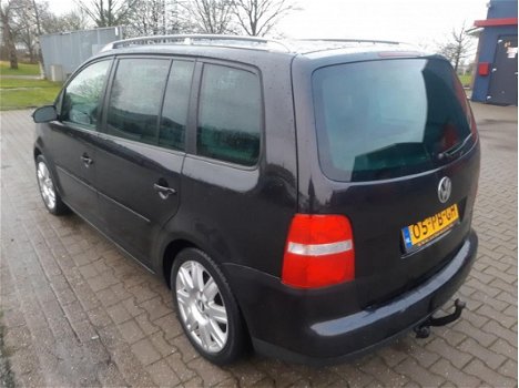 Volkswagen Touran - 1.6-16V FSI Highline 7 PERSOONS - 1