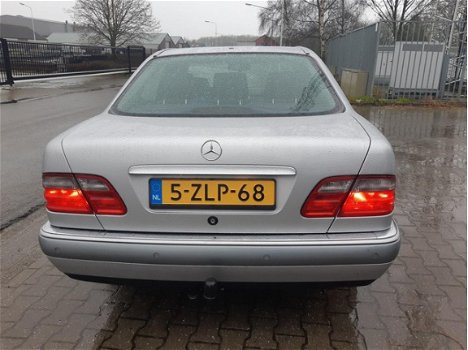 Mercedes-Benz E-klasse - 280 Classic - 1