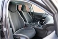 Peugeot 308 SW - 1.2 Puretech 110pk Style | Navi | Panoramadak | Cruise | Trekhaak - 1 - Thumbnail