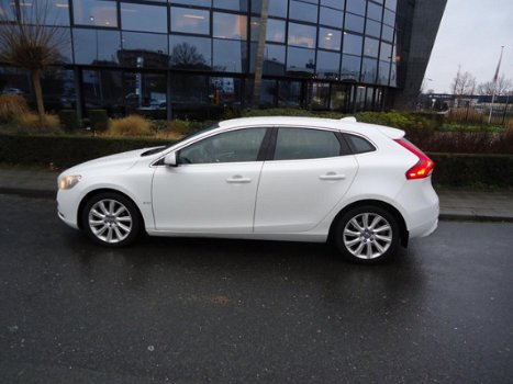 Volvo V40 - 1.6 D2 Momentum * KLIMA * EXTREM ZUINIG - 1