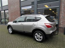 Nissan Qashqai - 2.0 140pk M-CVT Met navigatie en panoramadak