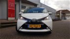 Toyota Aygo - 1.0 VVT-i x-play Automaat Navi l LMV l Parkeercamera - 1 - Thumbnail