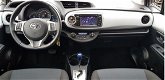 Toyota Yaris - 1.5 Hybrid 100PK Aspiration Navi - 1 - Thumbnail