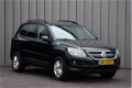 Volkswagen Tiguan - 2.0 TDI Track&Field 4-Motion 140PK 6-bak Clima Navi Stoelverw 2010 - 1 - Thumbnail