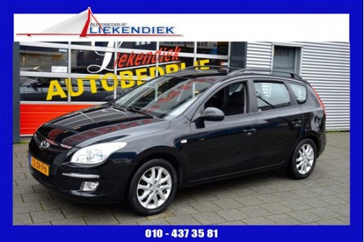 Hyundai i30 CW - 1.6i Dynamic I Airco I Trekhaak I Sport velgen I Dealer onderhouden I Nwe APK - 1