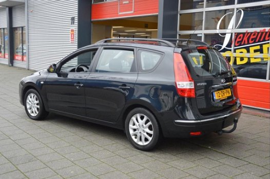 Hyundai i30 CW - 1.6i Dynamic I Airco I Trekhaak I Sport velgen I Dealer onderhouden I Nwe APK - 1