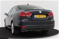 Volkswagen Jetta - 1.4 TSI Hybrid Highline | Navigatie | Parkeersensoren - 1 - Thumbnail