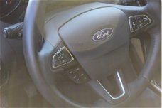 Ford Focus - 1.0 125pk Titanium 5 deurs - Sync 3 - Navigatie - Winterpack