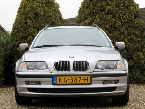 BMW 3-serie Touring - 325i Automaat / Navi / Ecc / Trekhaak - 1